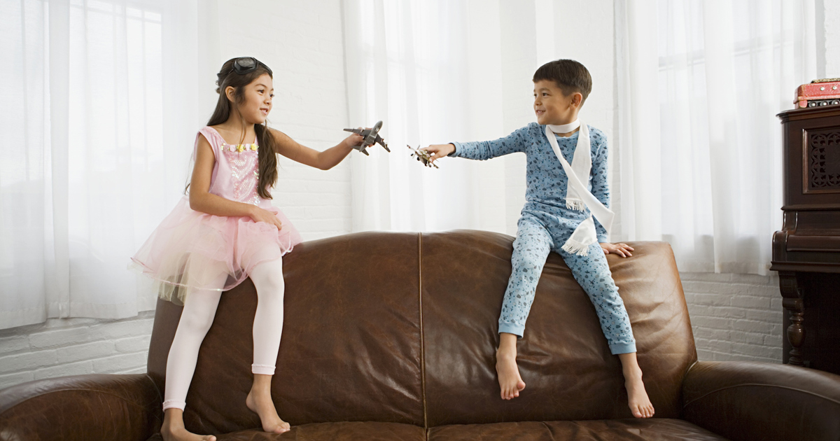 Cómo limpiar paso a paso tu sofá de piel favorito Colhogar