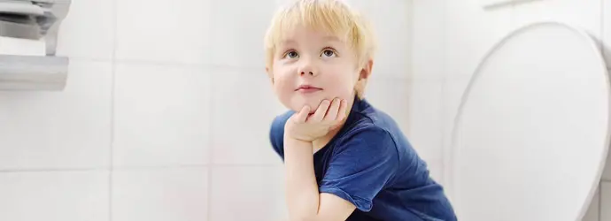 Hombres en el baño: ¿orinar sentado o de pie?