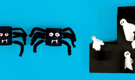 Trabalho manual de halloween em forma de aranha e casa assombrada com fantasmas feitos de caixas de lenços recicladas