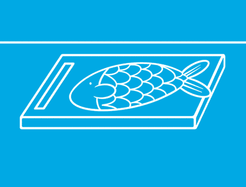 Ilustração animada de mãos desenhadas em linha branca em fundo azul a lavar uma superfície com detergente depois de preparar peixe.