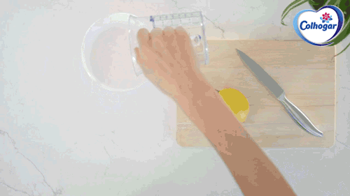 Deite água numa taça